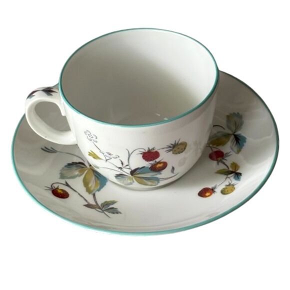 Royal Worcester England STRAWBERRY FAIR Flameproof Porcelain Tea Cup & Saucer - Picture 2 of 6